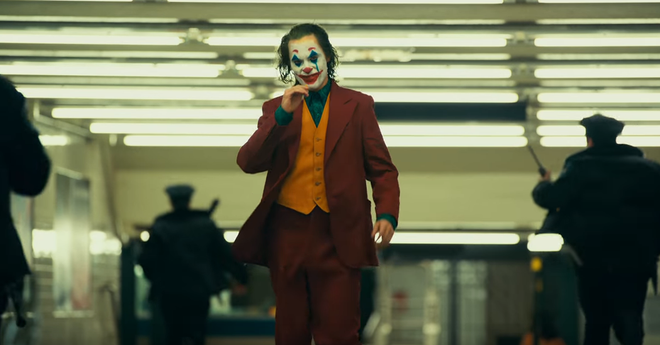 Chú hề ma quái Joker. (Ảnh: CJ) ''Parasite'' và ''Joker'' trở lại rạp Việt sau đại thắng giải Oscar ảnh 1