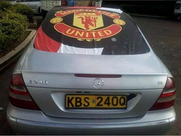 Chú rể là "fan cuồng" mặc áo đấu của M.U trong lễ cưới ảnh 4