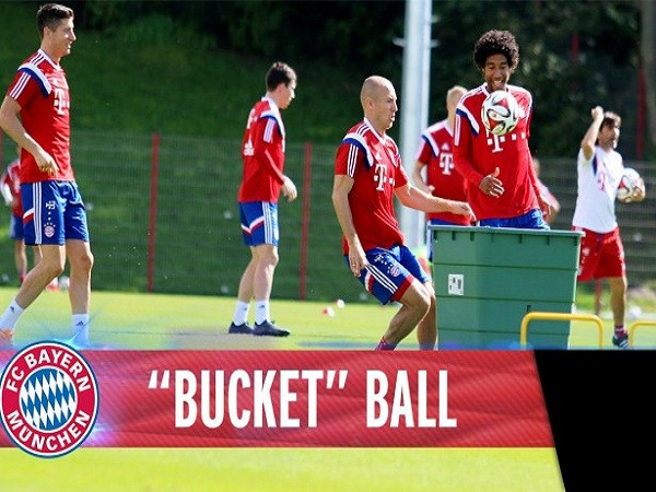 Pep Guardiola tiếp tục nghĩ ra bài tập "dị" dành cho các cầu thủ ảnh 1