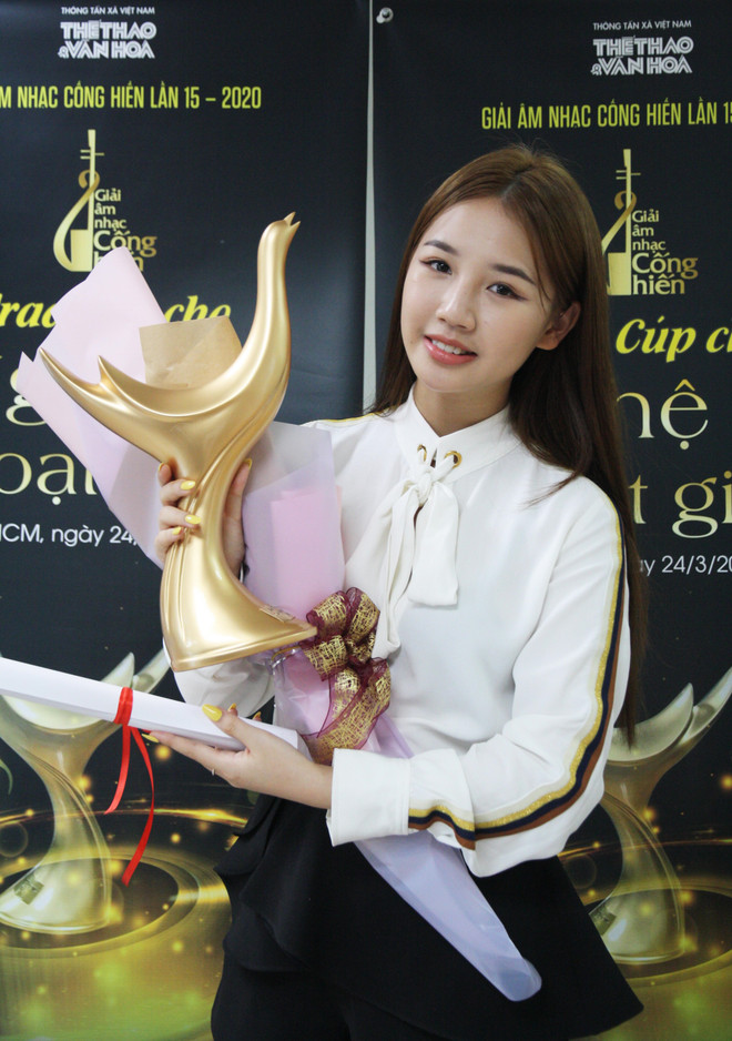 Hoàng Thùy Linh ''đại thắng'' tại Giải Âm nhạc Cống hiến lần thứ 15 ảnh 2