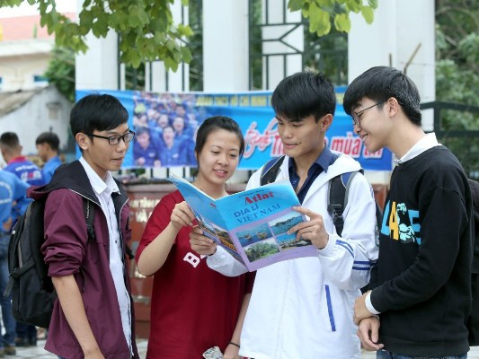 Điểm Sử thấp kỷ lục: Khi tổ hợp Khoa học xã hội thành 'phao cứu sinh' ảnh 1