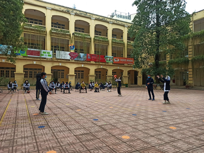 Bộ Nội vụ chia sẻ về cải cách tiền lương nhân viên trường học ảnh 2