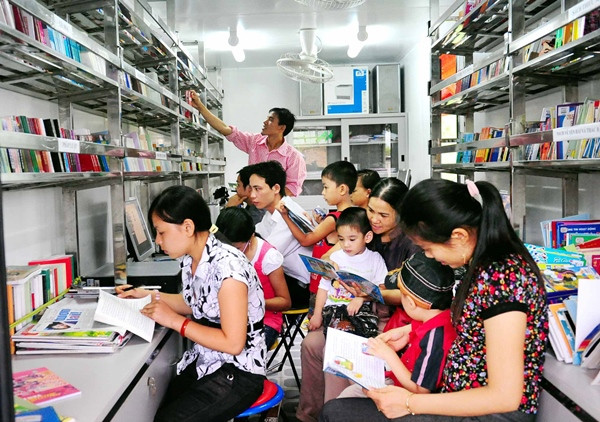 Xe thư viện lưu động đa phương tiện về với độc giả năm tỉnh ảnh 1