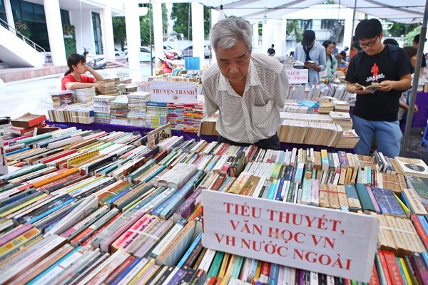 Hội sách Văn Miếu giới thiệu nhiều tài liệu quý về Hà Nội ảnh 1