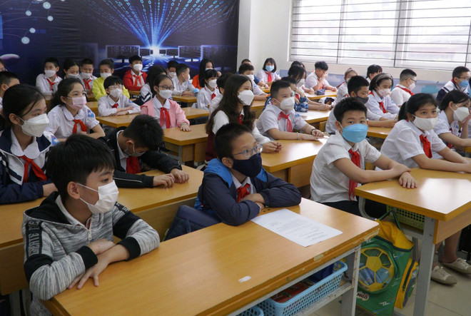 Học sinh tới trường: Tận dụng học trực tiếp để đắp lỗ hổng trực tuyến ảnh 2