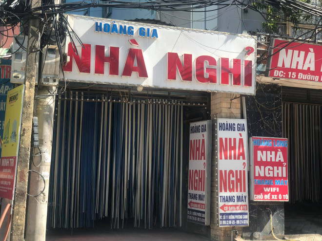 Thi tốt nghiệp THPT: Phụ huynh ‘đỏ mắt’ tìm chỗ ăn, nghỉ cho con ảnh 2