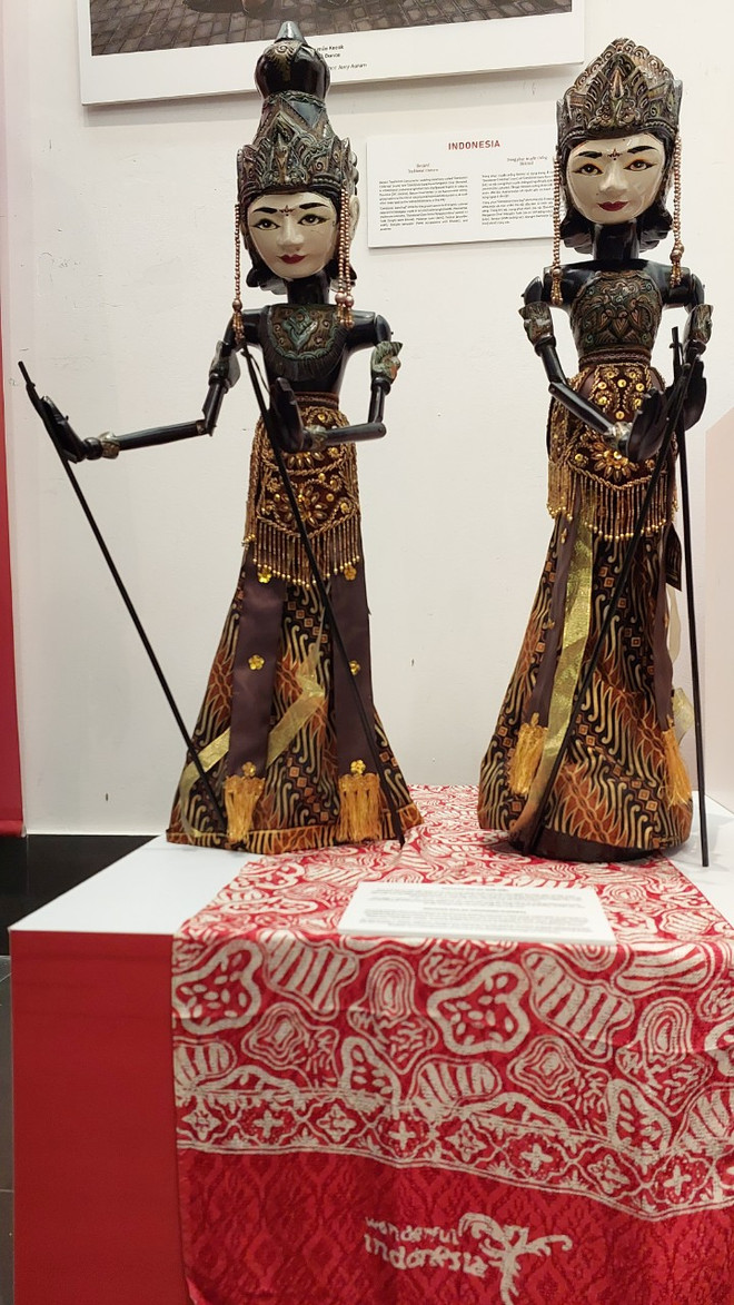 Độc đáo trang phục truyền thống và đồ thủ công của các nước ASEAN ảnh 8