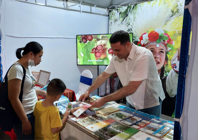 Ngôi làng châu Âu 2023: Trải nghiệm về cuộc phiêu lưu đa giác quan ảnh 2