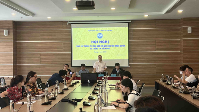 Quang cảnh hội nghị. (Ảnh: Phạm Bình Minh/Vietnam+) Tìm cách bảo vệ 'mỏ vàng' dữ liệu cá nhân trên không gian mạng ảnh 1