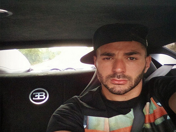  Benzema "cưỡi" siêu xe triệu đô tại buổi tập của Real Madrid ảnh 1