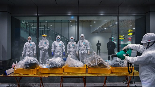 Bộ ảnh về chống dịch COVID-19 chiến thắng Ảnh nghệ thuật Việt Nam 2020 ảnh 1