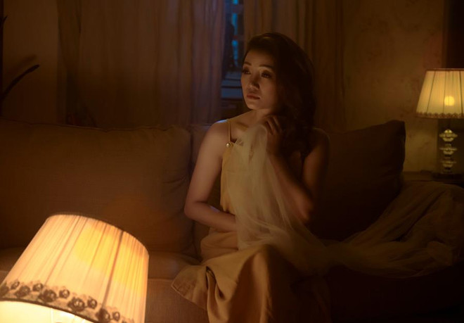 ‘Một mình’: Phạm Thu Hà xuất hiện khác lạ khi làm mới nhạc Lam Phương ảnh 1