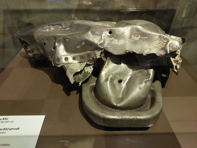 Triển lãm 'Khoảng lặng': Chuyện chưa kể về phi công Mỹ tại Việt Nam ảnh 13