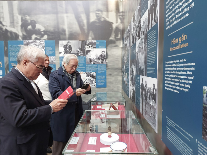 Triển lãm 'Khoảng lặng': Chuyện chưa kể về phi công Mỹ tại Việt Nam ảnh 15