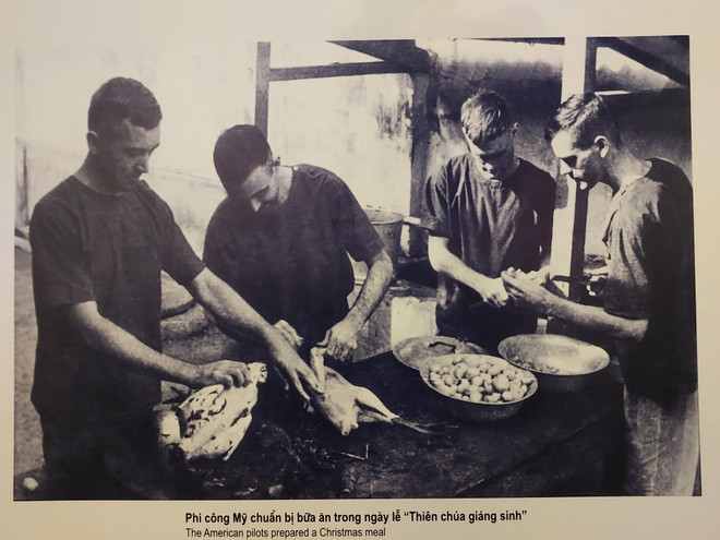 Triển lãm 'Khoảng lặng': Chuyện chưa kể về phi công Mỹ tại Việt Nam ảnh 3