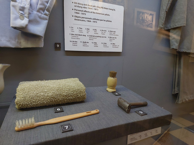 Triển lãm 'Khoảng lặng': Chuyện chưa kể về phi công Mỹ tại Việt Nam ảnh 5