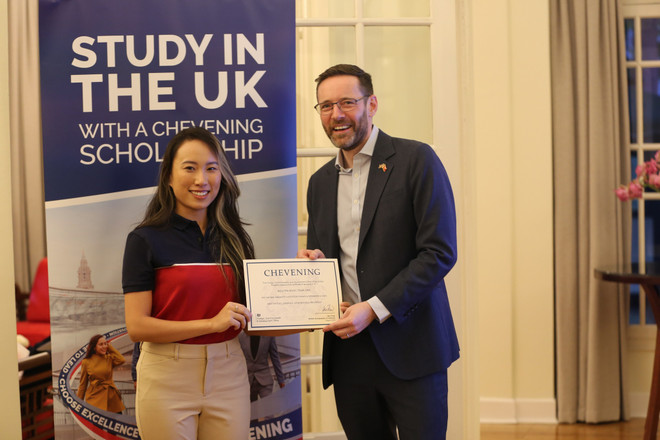 Đại sứ Anh: Ấn tượng với khát vọng vươn lên của người dân Việt Nam ảnh 3