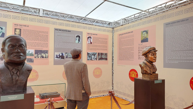 Ngày Thơ Việt Nam 2023: Màn trình diễn của thơ ca, âm nhạc, hội họa ảnh 2