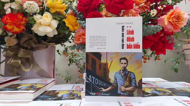 'Lênh đênh bốn biển': Hành trình 30 năm Bác Hồ 'đi tìm hình của nước' ảnh 2