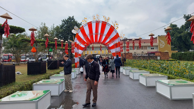 Thi ca Việt Nam hiện đại: Thơ hay phải giàu giá trị tư tưởng ảnh 3