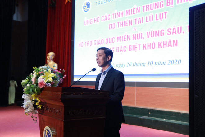 Trường đại học hỗ trợ, miễn giảm học phí cho sinh viên vùng lũ ảnh 1