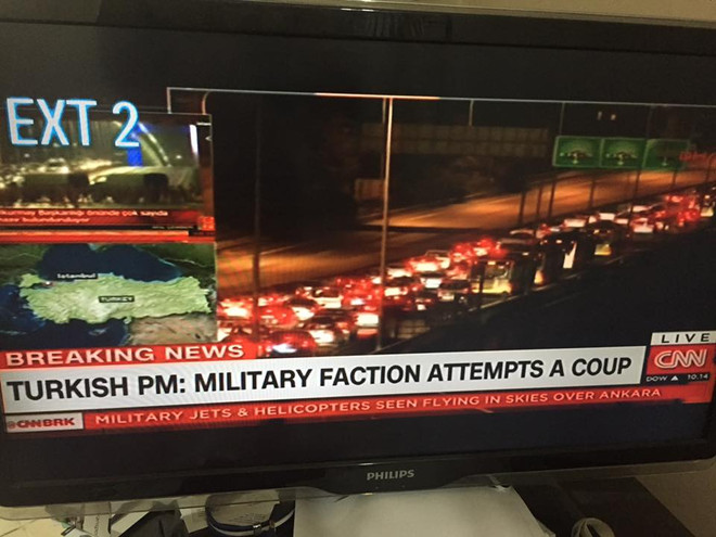 Đảo chính ở Thổ Nhĩ Kỳ: Tình trạng thiết quân luật được áp đặt ảnh 1