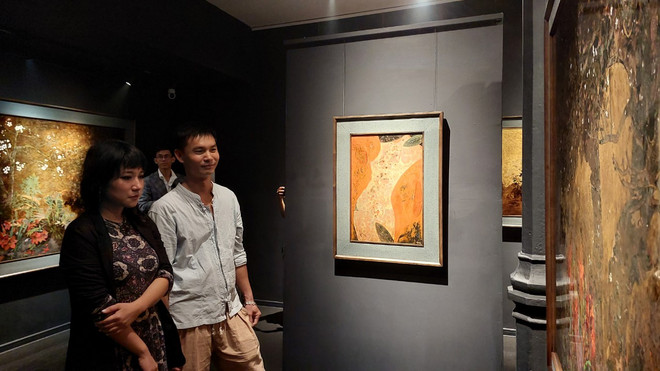 Khám phá khu vườn bí ẩn trong tranh sơn mài của họa sĩ Vũ Văn Tịch ảnh 1