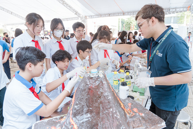 Ngành giáo dục nỗ lực vượt khó để hoàn thành nhiệm vụ năm học ảnh 3