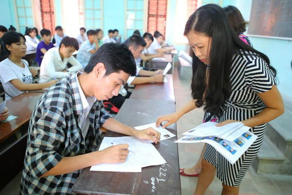 Có hơn 60 thí sinh bị xử lý kỷ luật trong ngày thi đầu tiên ảnh 1