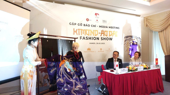 Cơ hội chiêm ngưỡng những bộ kimono cung đình Junihitoe của Nhật Bản ảnh 1