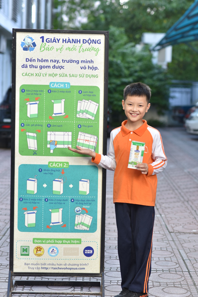 Học sinh Hà Nội hào hứng với phong trào thu gom vỏ hộp giấy ảnh 4