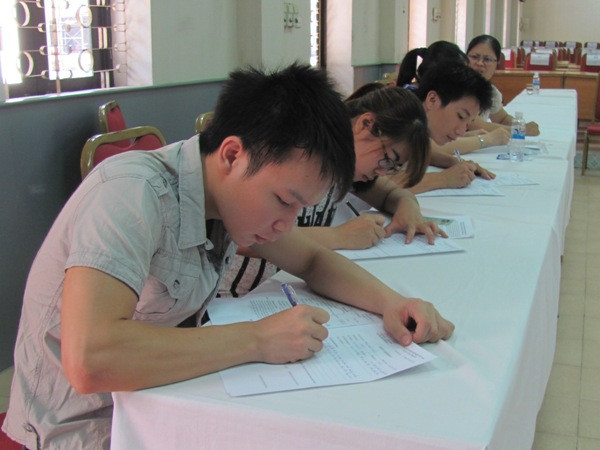 Phát hiện nhiều sai sót trong hồ sơ thí sinh khi làm thủ tục dự thi ảnh 1