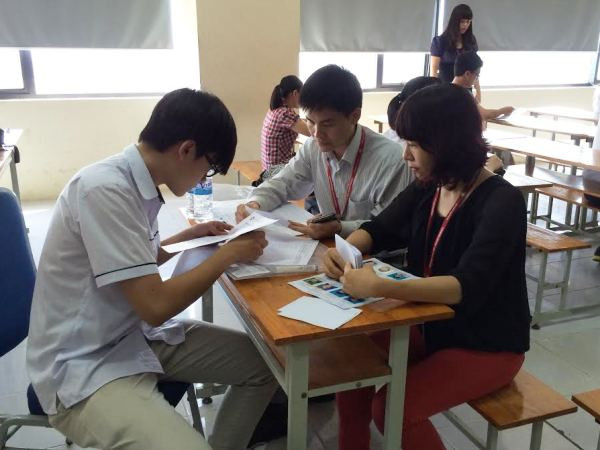 Hà Nội: Đại học Kinh tế quốc dân loại gần 1.300 hồ sơ ảo ảnh 1