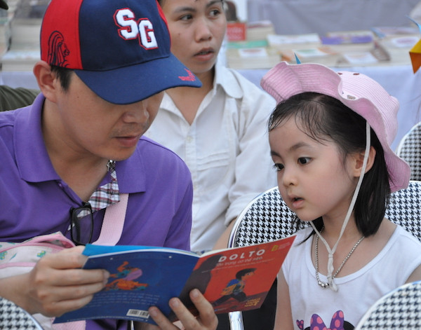 Gây quỹ cộng đồng tặng sách “Tôn trọng cơ thể mình” cho trẻ em ảnh 1
