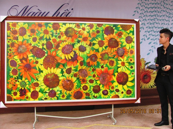 Học sinh tiểu học bán "hàng handmade" làm từ thiện: Học cách cho đi ảnh 5