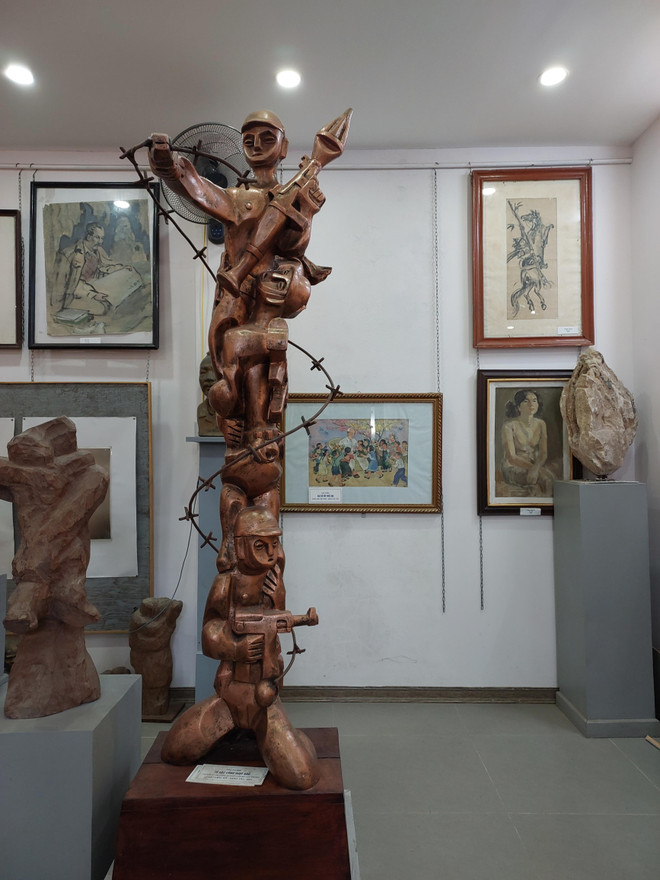 Họa sỹ thương binh Lê Duy Ứng: Họa Bác Hồ bằng ánh sáng trong tim ảnh 10