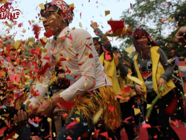 Sinh viên Hà Nội sôi động với lễ hội Xuân, xua muộn phiền năm cũ ảnh 2