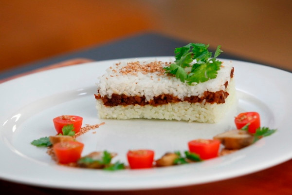 Bữa cơm gia đình của Pha Lê chinh phục ba đầu bếp nổi tiếng ảnh 3