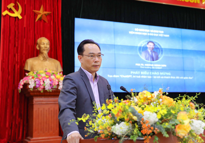 Thứ trưởng Bộ GD-ĐT: Giáo viên, học sinh hãy trải nghiệm ChatGPT ảnh 1