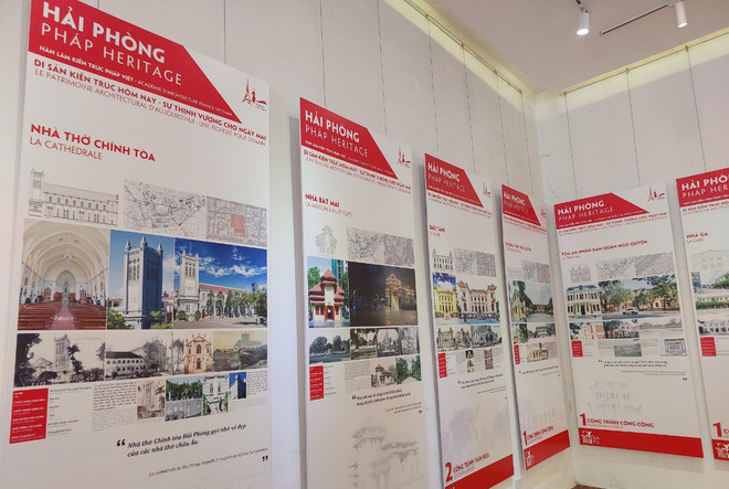 Một góc triển lãm về di sản kiến trúc Hải Phòng. (Ảnh: PV/Vietnam+) haihpng.jpg