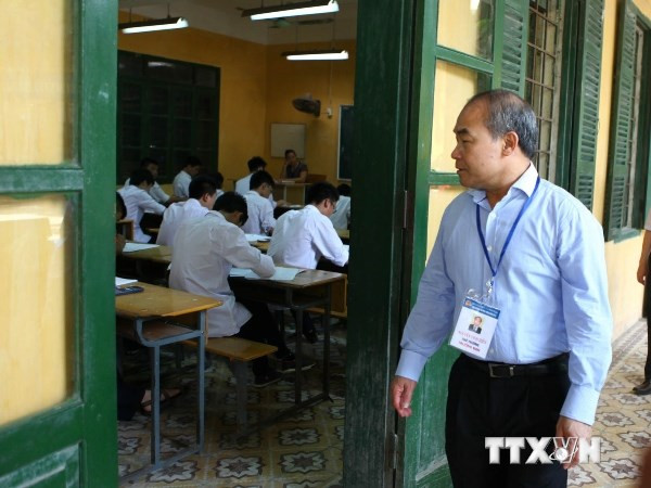 Bộ Giáo dục sẽ cấp bù kinh phí cho các trường tổ chức cụm thi ảnh 1