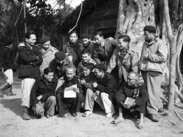 “Đất nước - 70 năm một chặng đường” qua 1.500 tư liệu lịch sử ảnh 1