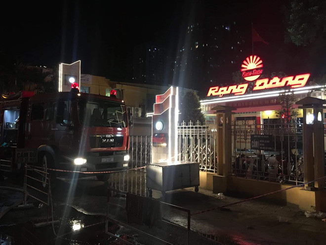 Hà Nội: Tạm thời khống chế đám cháy lớn tại kho của Công ty Rạng Đông ảnh 4