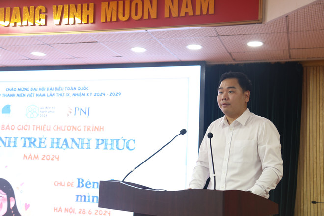 Phó Chủ tịch Trung ương Hội Liên hiệp Thanh niên Việt Nam Nguyễn Xuân Hiếu phát biểu tại buổi họp báo. (Ảnh: PV/Vietnam+) 03793159a8190a475308.jpg