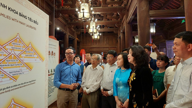 Nghe 'bia đá kể chuyện' về truyền thống 800 năm khoa cử Việt Nam ảnh 1