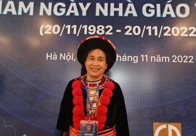 Cô giáo vùng cao trốn bố mẹ, vượt qua hủ tục để đi tìm con chữ ảnh 1