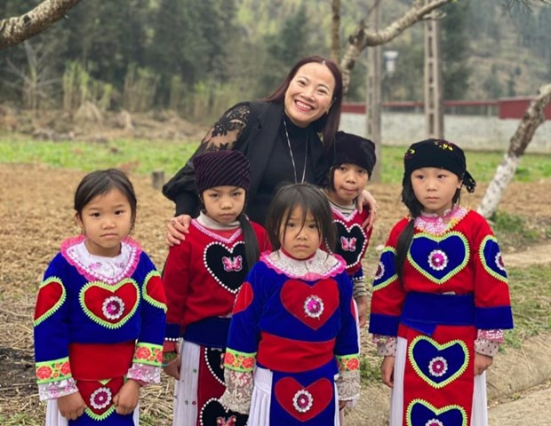 Những kỷ niệm đầy xúc động “mùng ba tết thầy” ở điểm trường vùng khó ảnh 1