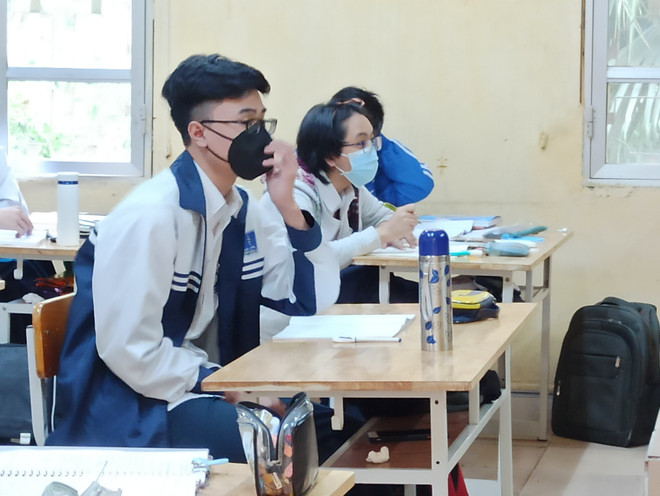 Các sĩ tử ngày đêm căng mình ôn thi tốt nghiệp trung học phổ thông ảnh 1