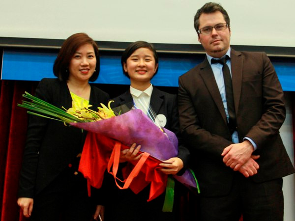 Hà Nội: Học sinh chuyên Nguyễn Huệ về nhất giải hùng biện U-talk ảnh 1