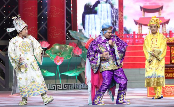 'Gặp nhau cuối năm-Táo quân 2022': Nóng với 'vũ điệu ngoáy mũi' ảnh 1